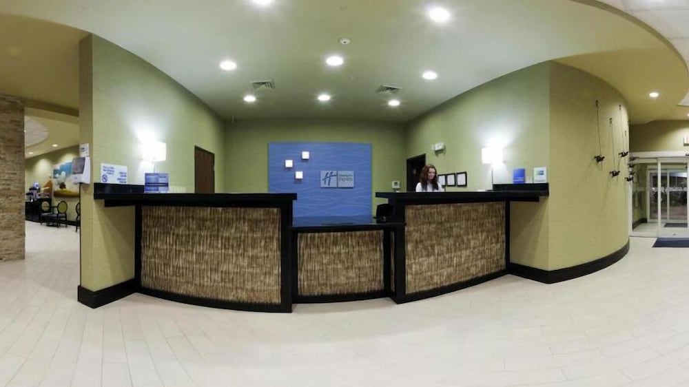 Holiday Inn Express Hotel Suites Waycross 10/56