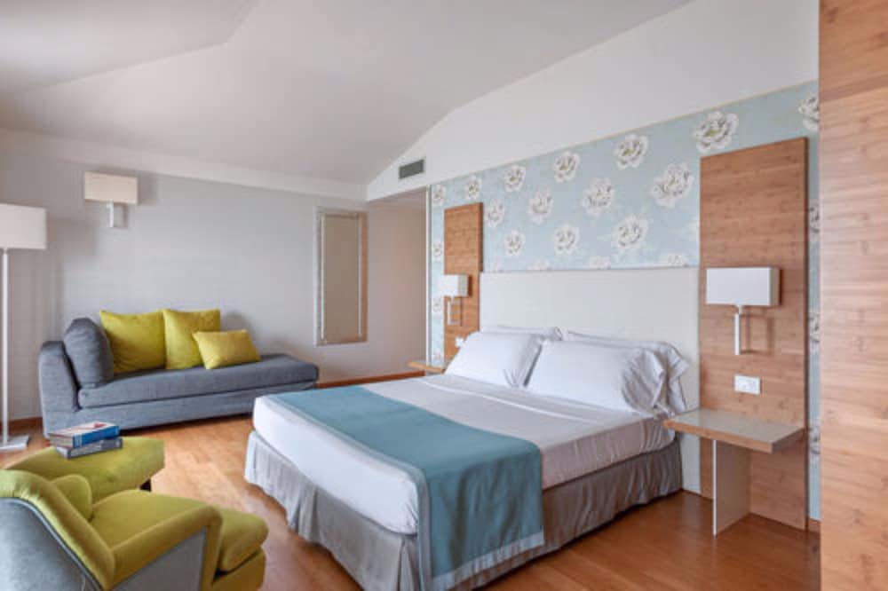 Hotel Eden 10/66