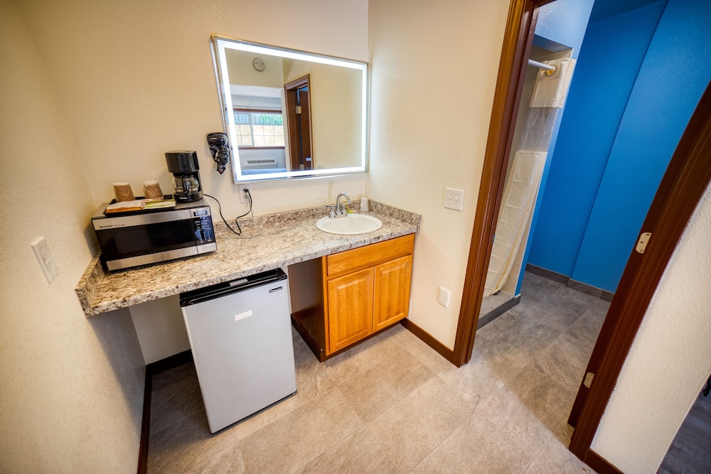Budget Inn Motel 53/54