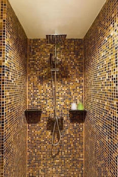 Asia Hotels Group (Poonpetch Hotel) 29/63