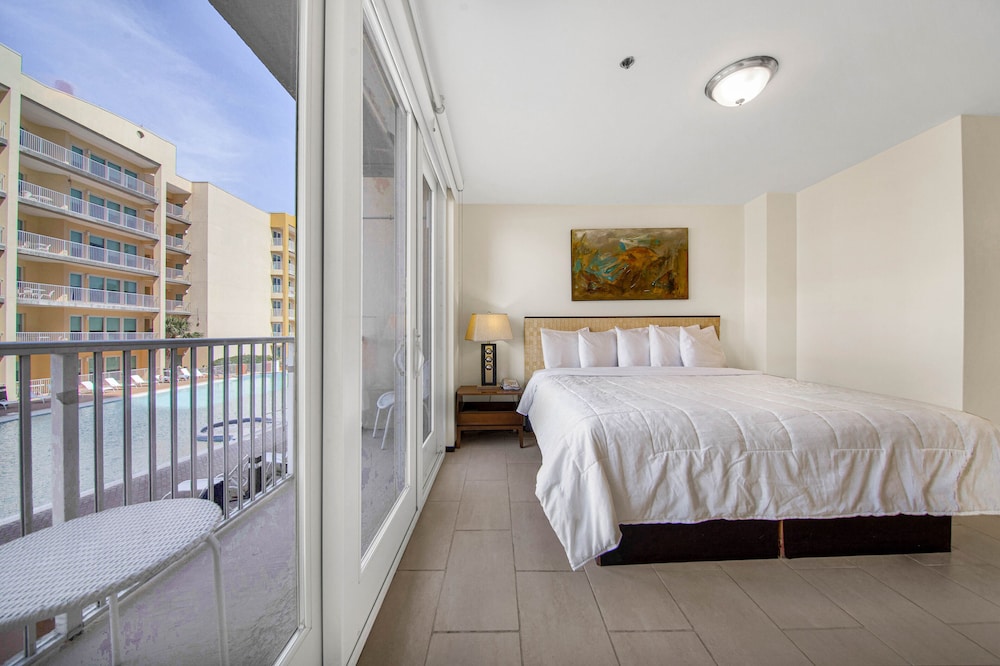 Peninsula Island Resort Spa All Suites 11/66