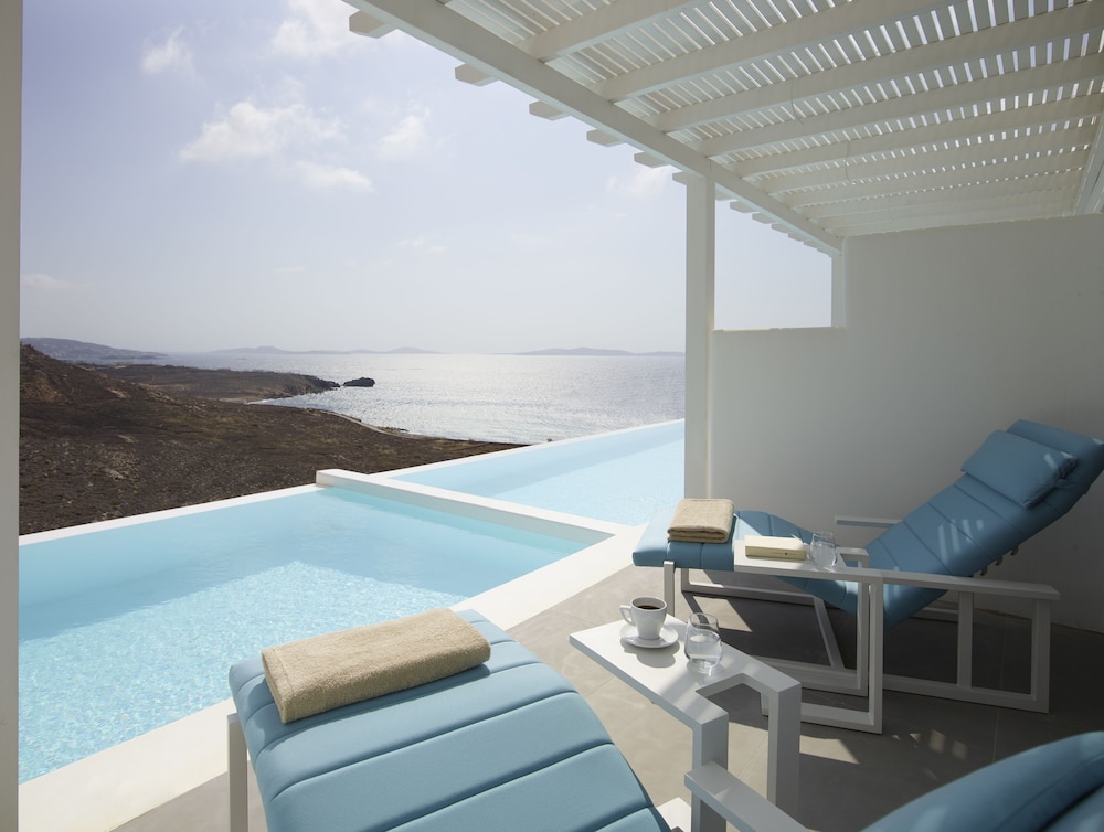 Epic Blue Suites & Villas 21/45
