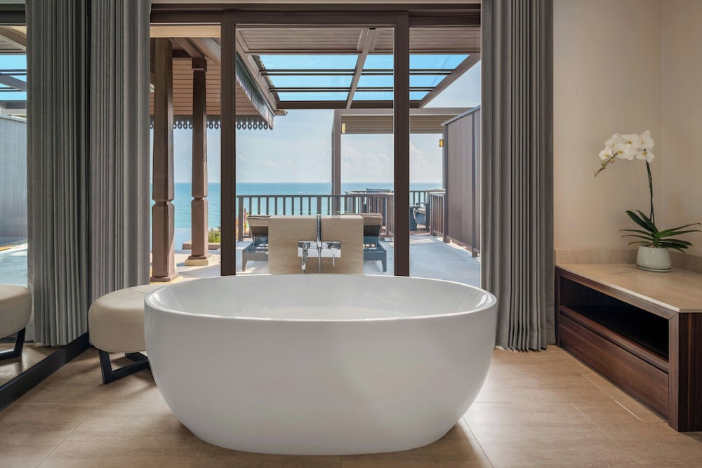 THE RITZ-CARLTON, KOH SAMUI 70/70