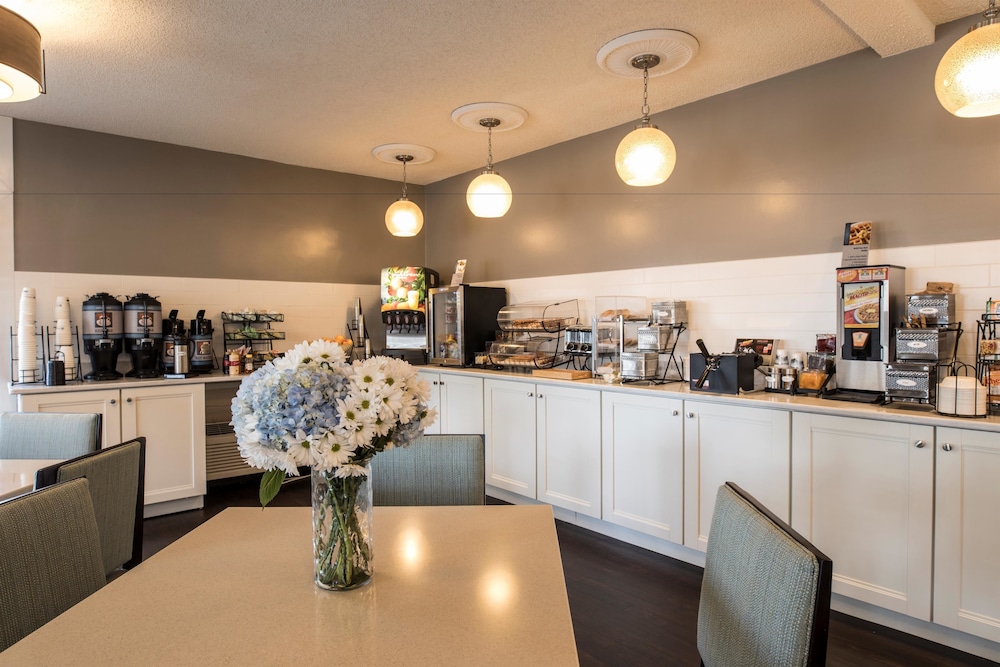 Best Western Sea Island Inn 38/42