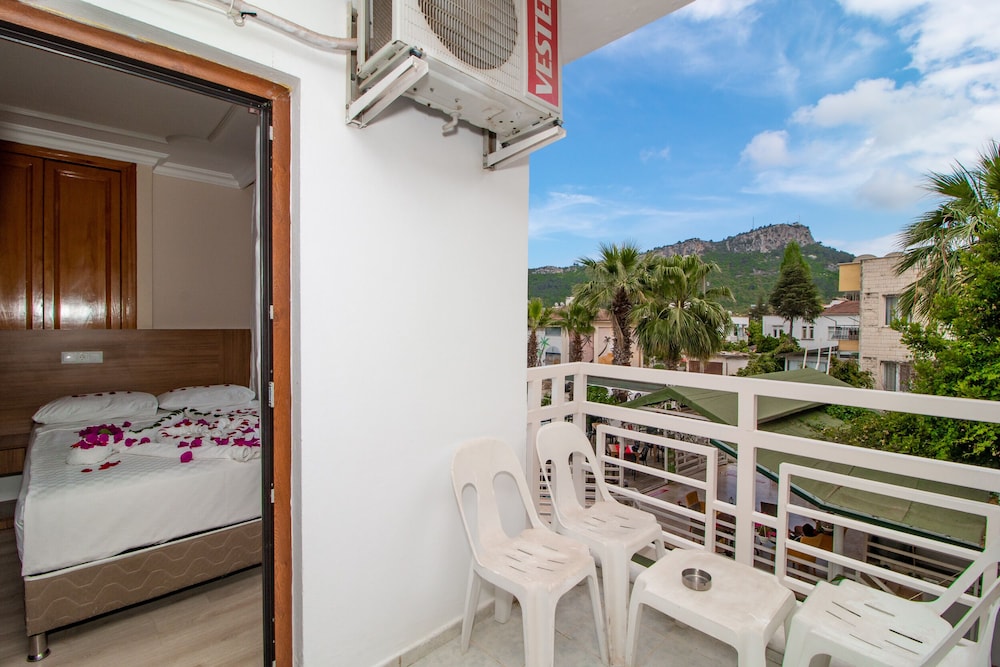 Castello Hotel & Aparts 21/50