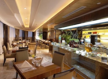 New Century Grand Hotel Shaoxing 22/47