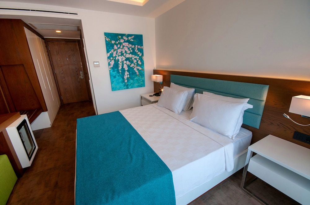 Acroter Hotel & Spa 16/50