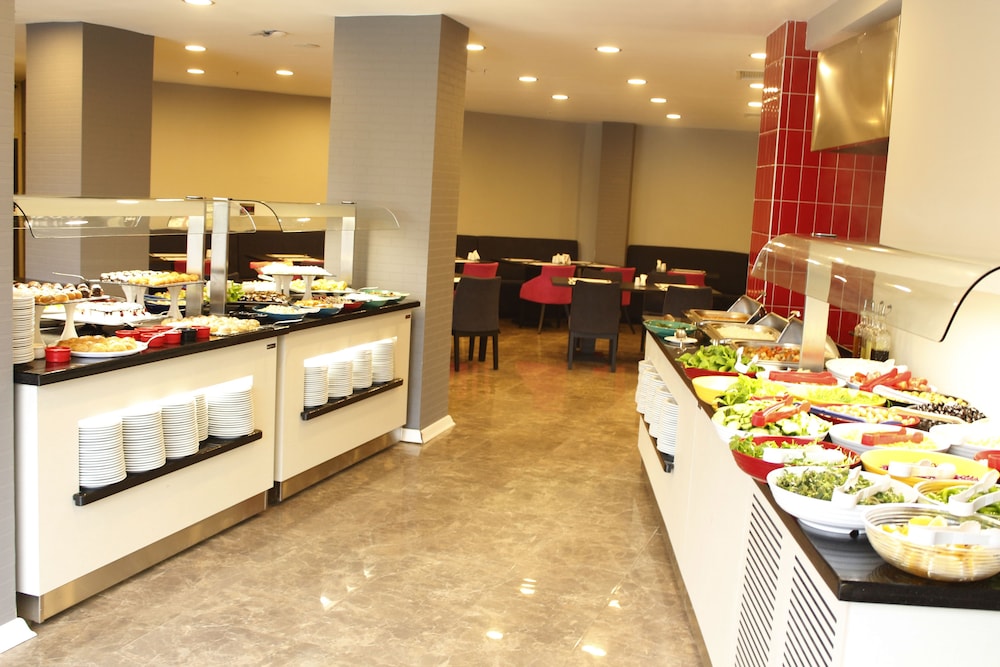 Tourist Hotel Antalya 51/63