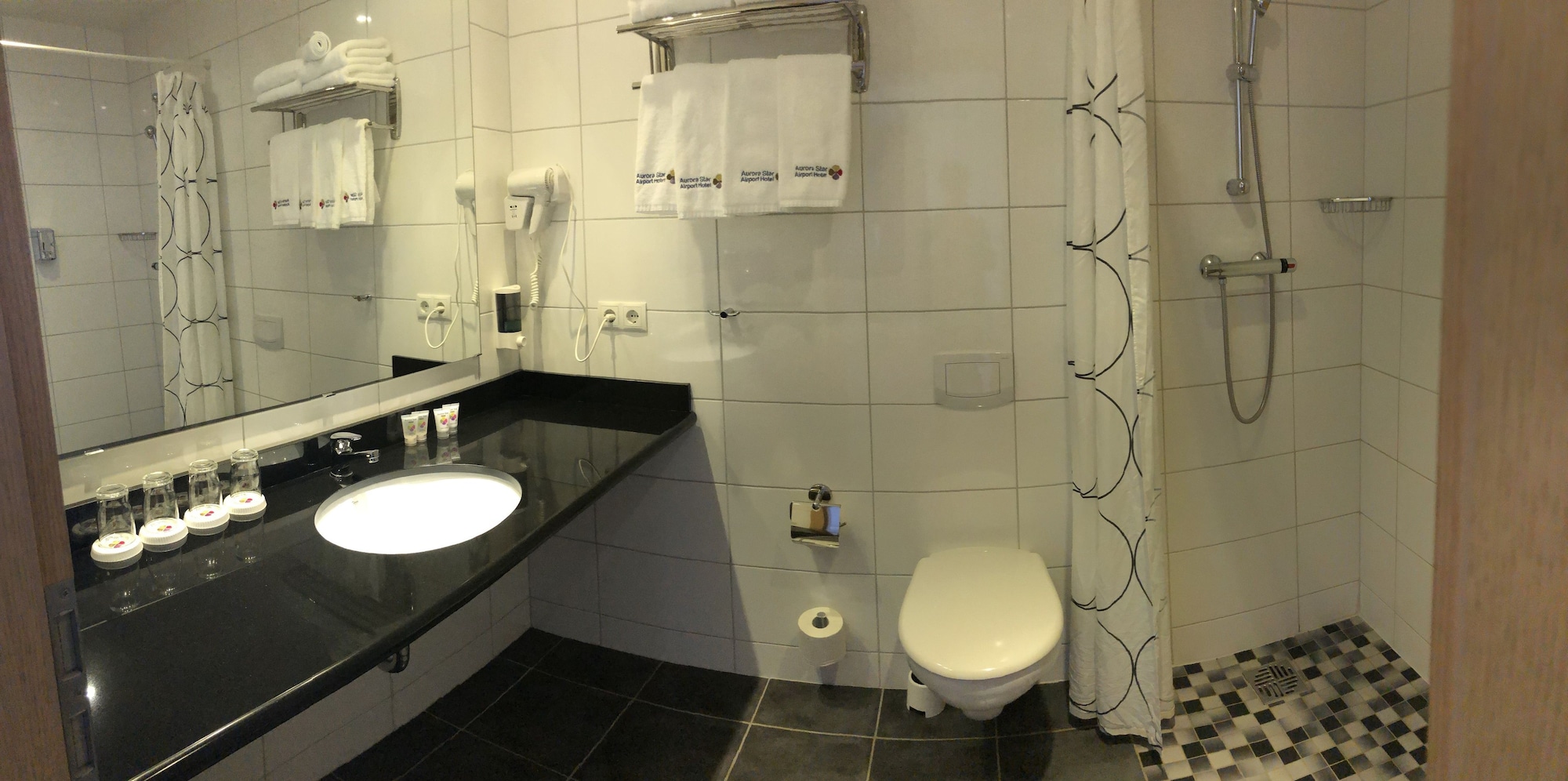 غرفة عائلية رباعية بسريرين كينج، Aurora Hotel At Reykjavik-Keflavik Airport Terminal Kef 5/5