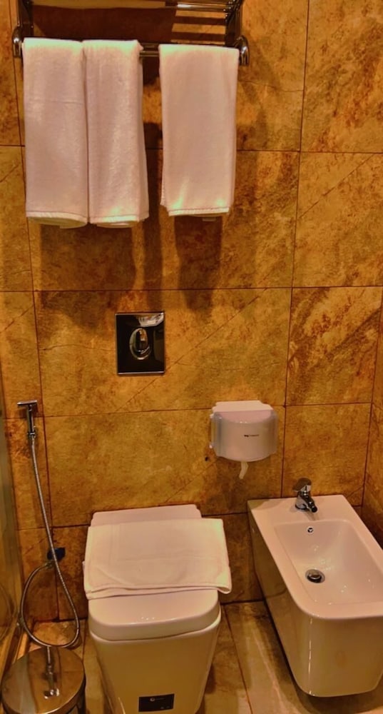 Shaqilath Hotel 44/47