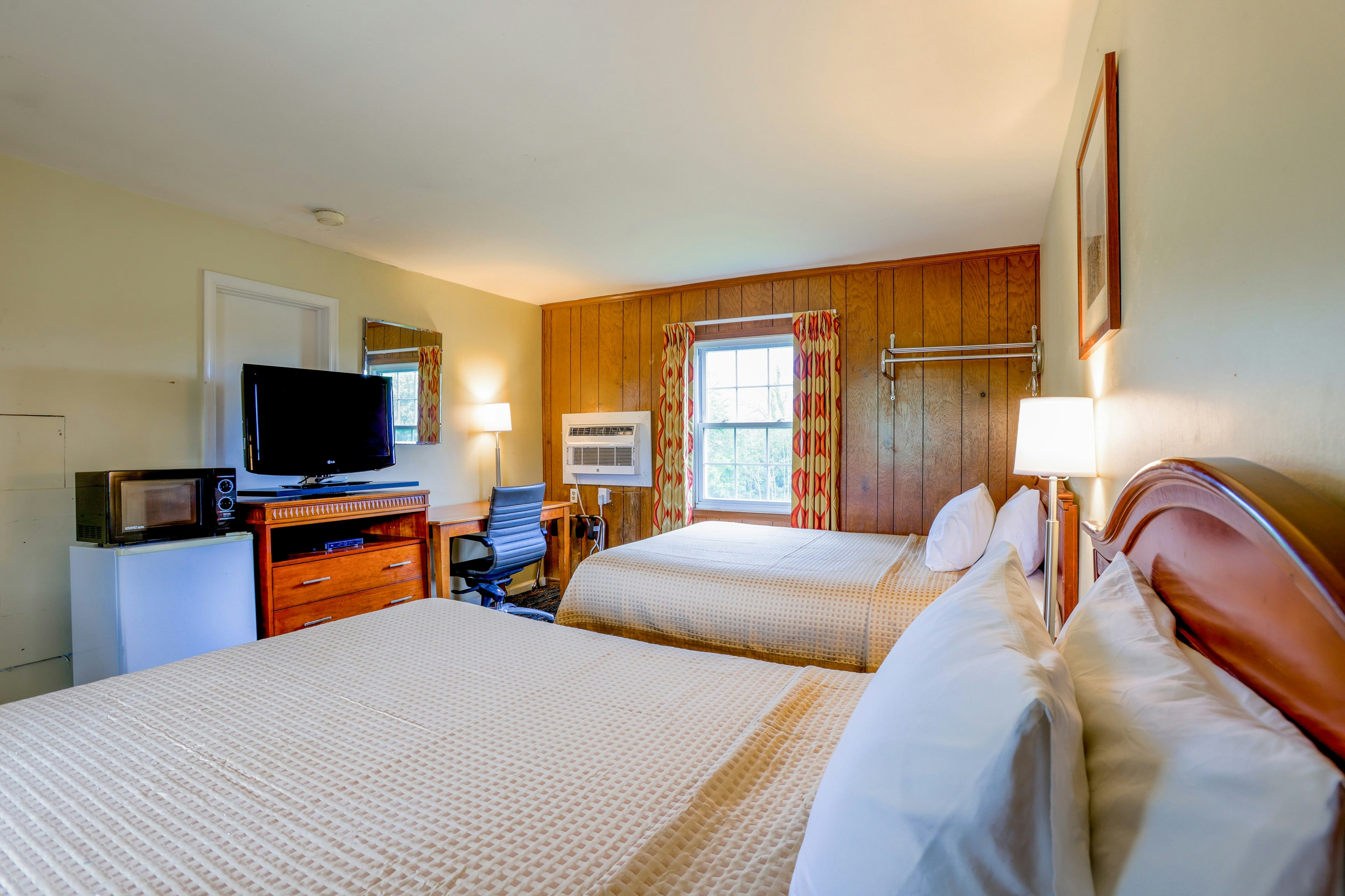 2 Queen Beds Non-Smoking
