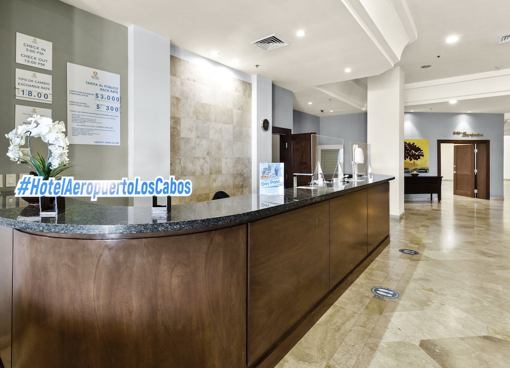 Hotel Aeropuerto Los Cabos 6/40