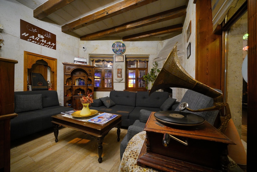 Harman Cave Hotel 51/78