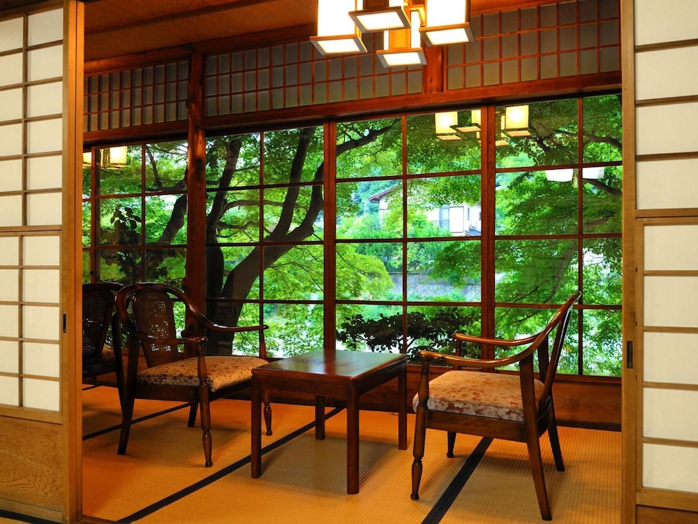 Heihachi Tea House Inn 34/40
