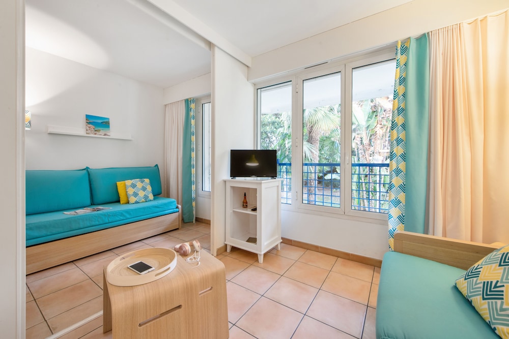 Residence Pierre And Vacances Les Rivages Du Parc 50/50