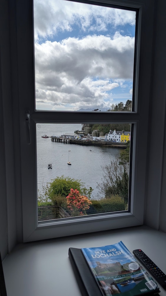 Coolin View Guest House 2/50