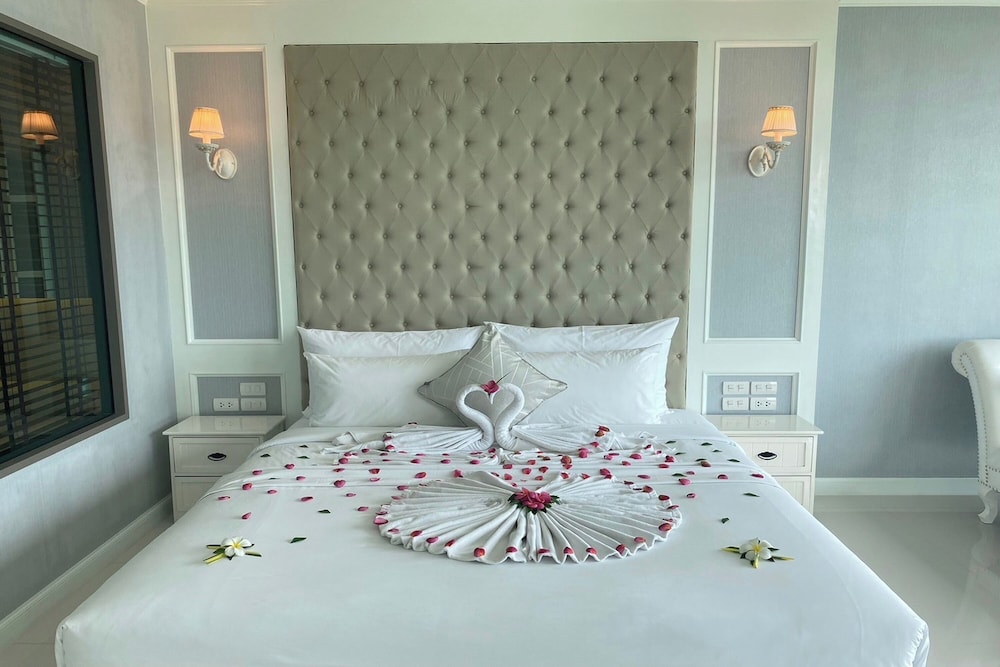 Aqua Resort Phuket 34/70