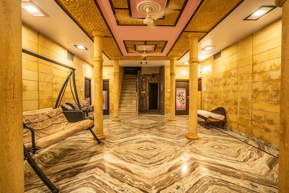Hotel Marina Mahal 31/50