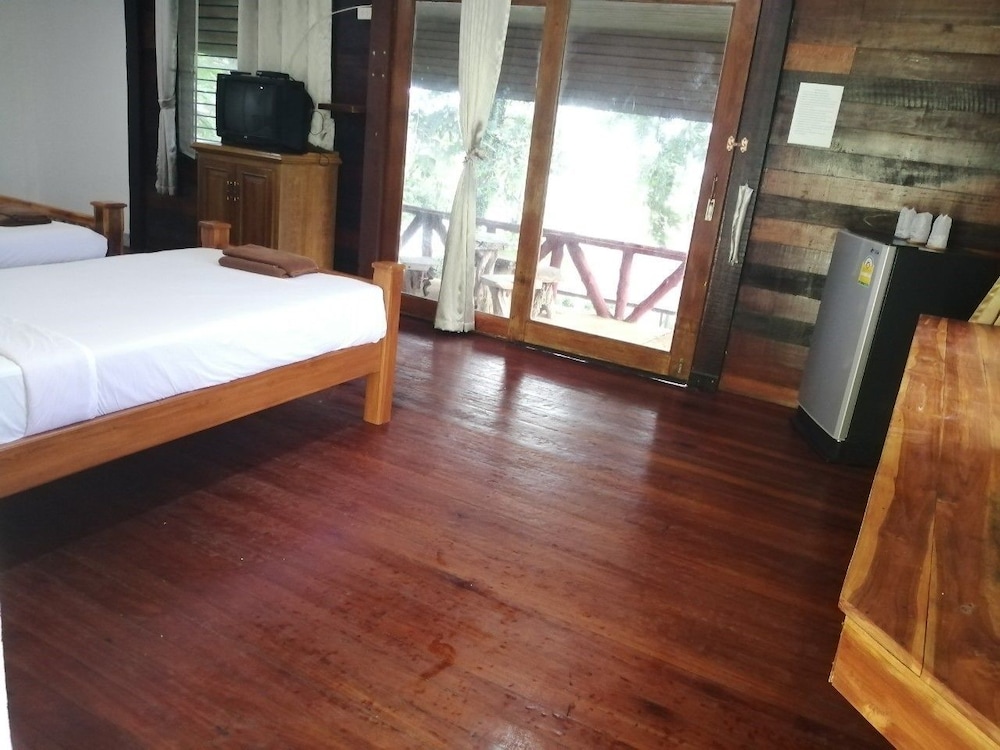 Jansom Beach Resort 35/67
