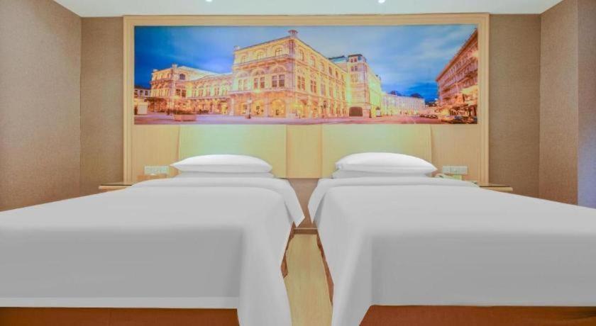 Vienna Hotel (Shenzhen Guanguang Road Foxconn) 46/58
