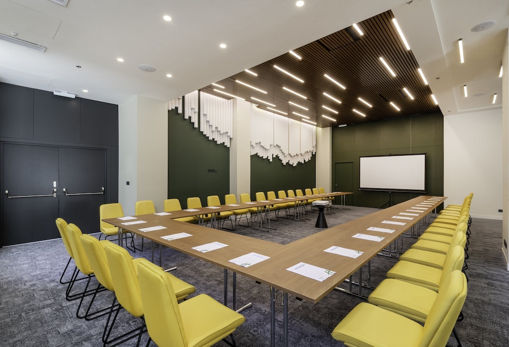 Holiday Inn Yerevan Republic Square 41/50