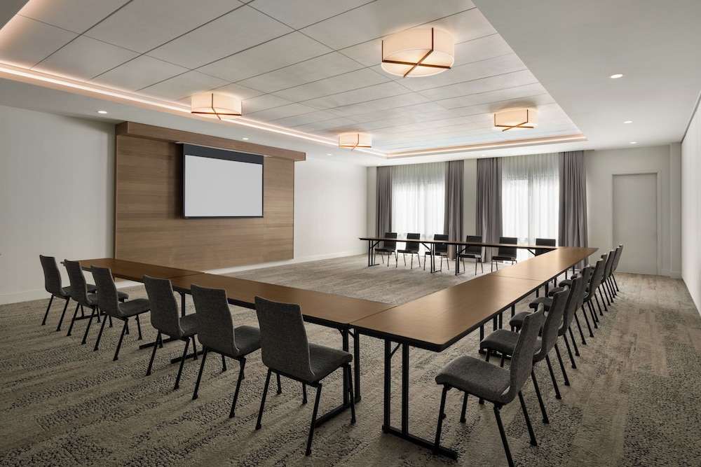 Staybridge Suites Orlando Universal Blvd By Ihg 40/50