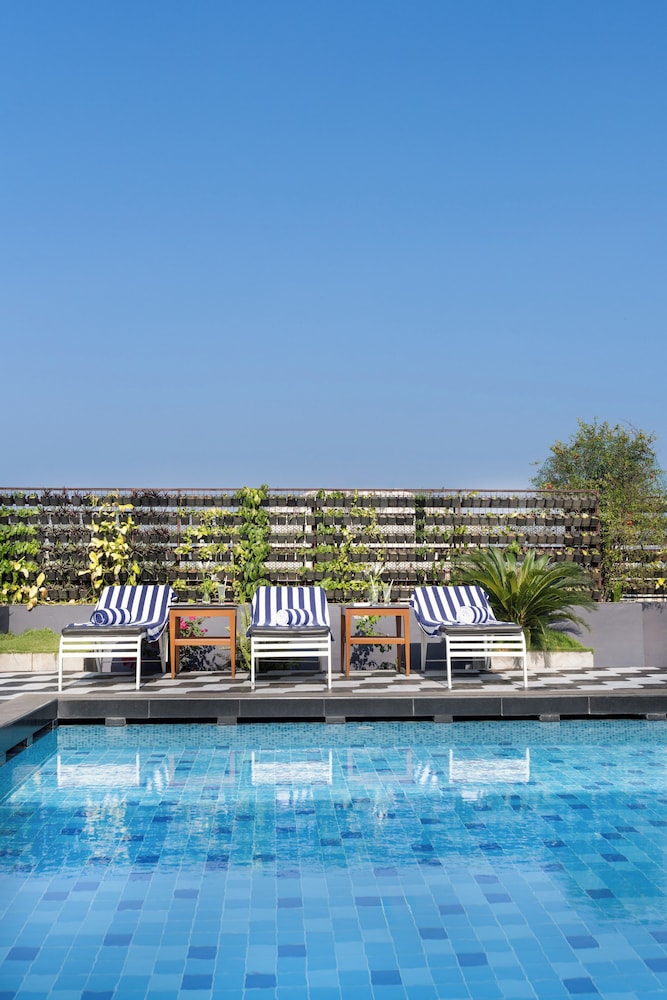 Presidency Hotel 62/63