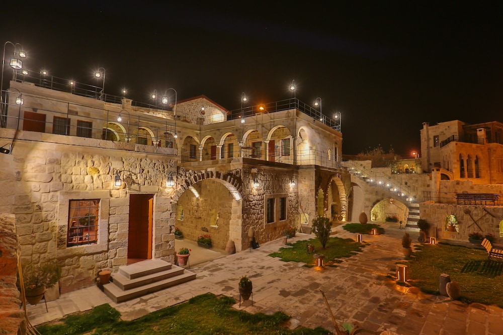 Acropolis Cave Suites 44/50