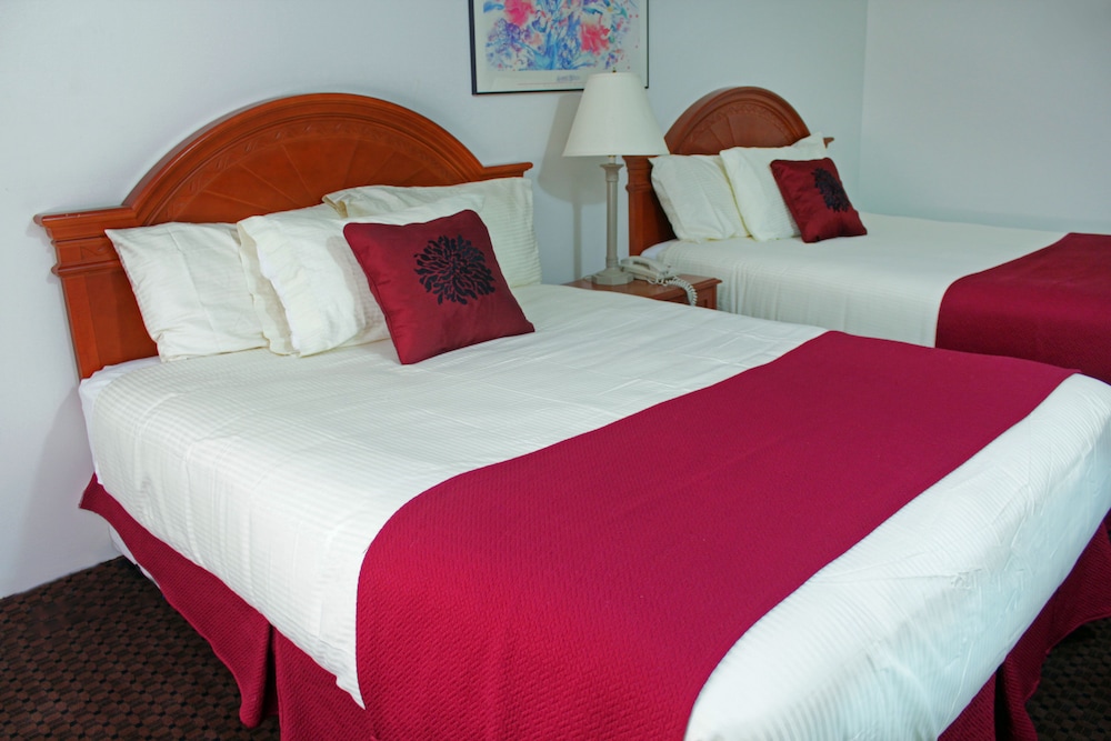 Ramada by Wyndham Medicine Hat 12/75