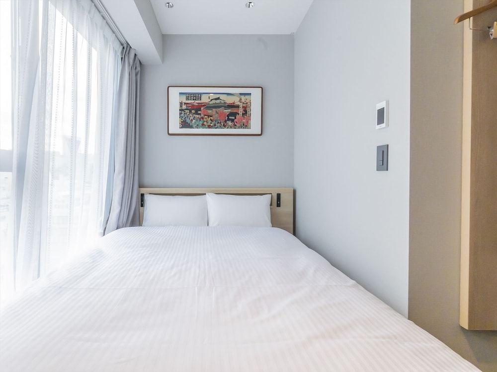 ROOM, DOUBLE BED