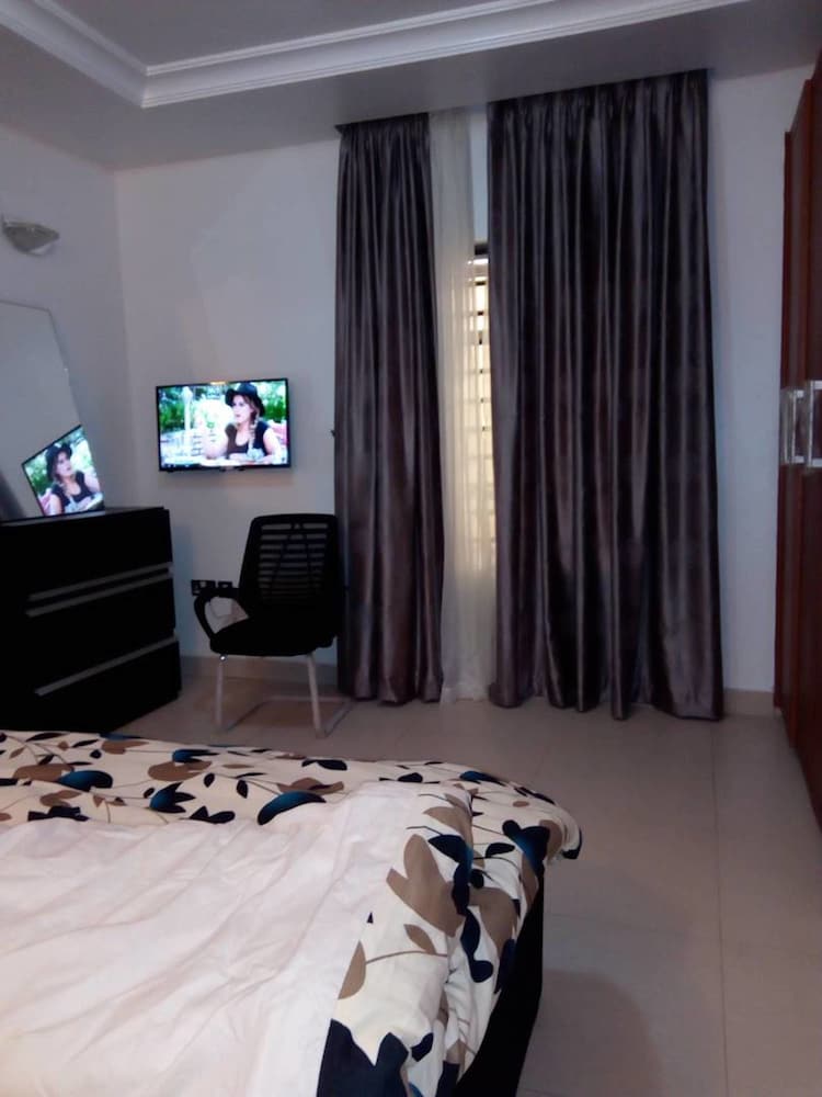 Reeve Court Apartment 11/11