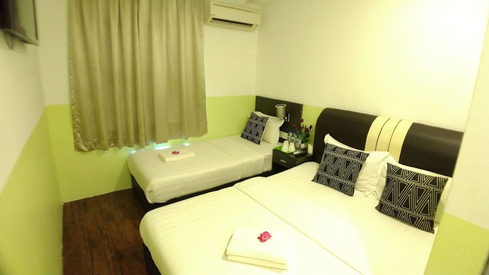 Apple 1 Hotel Queensbay 38/64