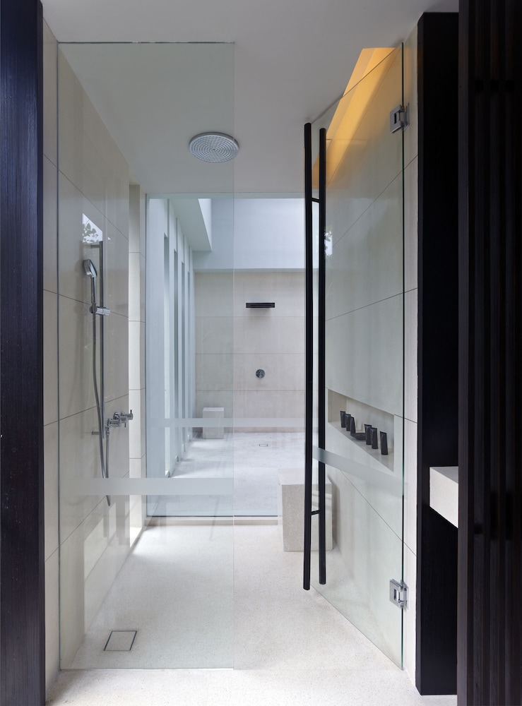 Estate, 7 Beds, 3 Beds