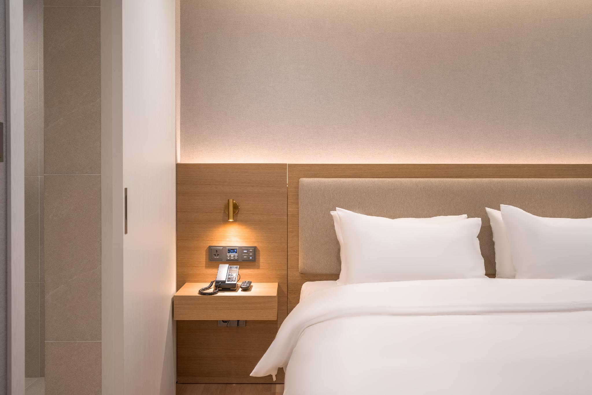 2 Rooms, Suite