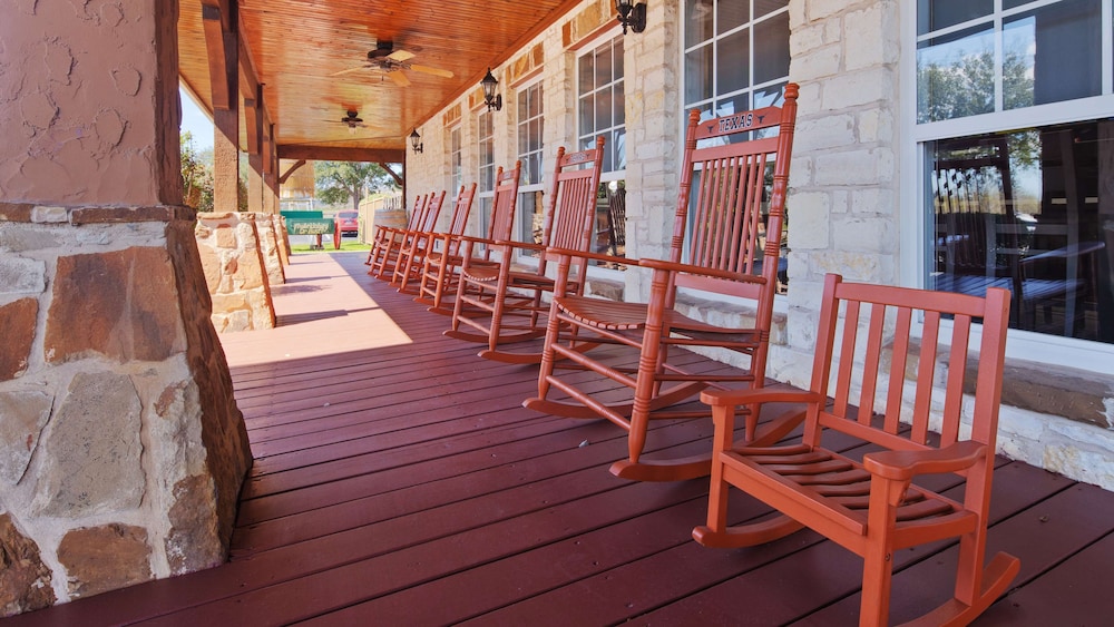 Best Western Plus Fredericksburg 32/34