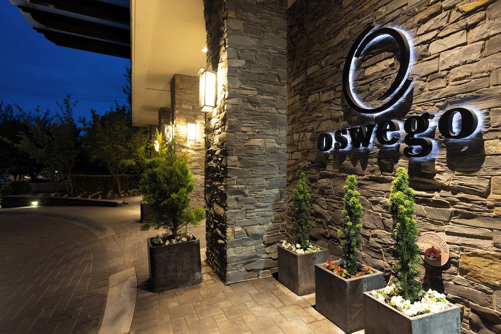The Oswego Hotel 66/67