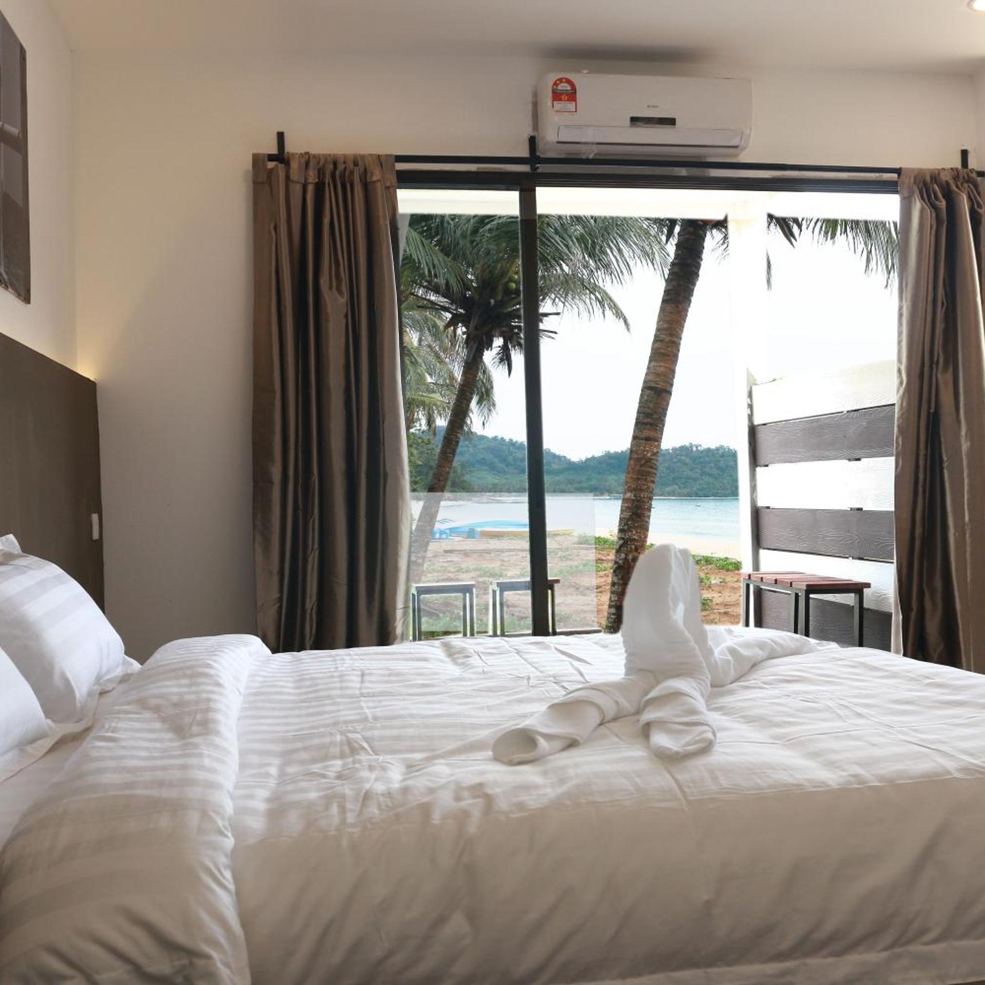 Chalet, Sea Front