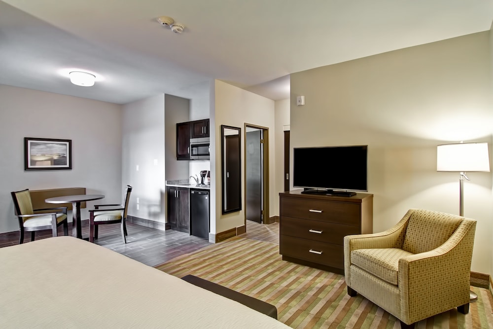 Best Western London Airport Inn Suites 34/53