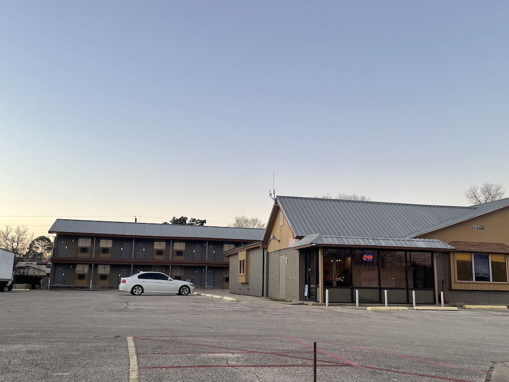 Rodeway Inn 2/17
