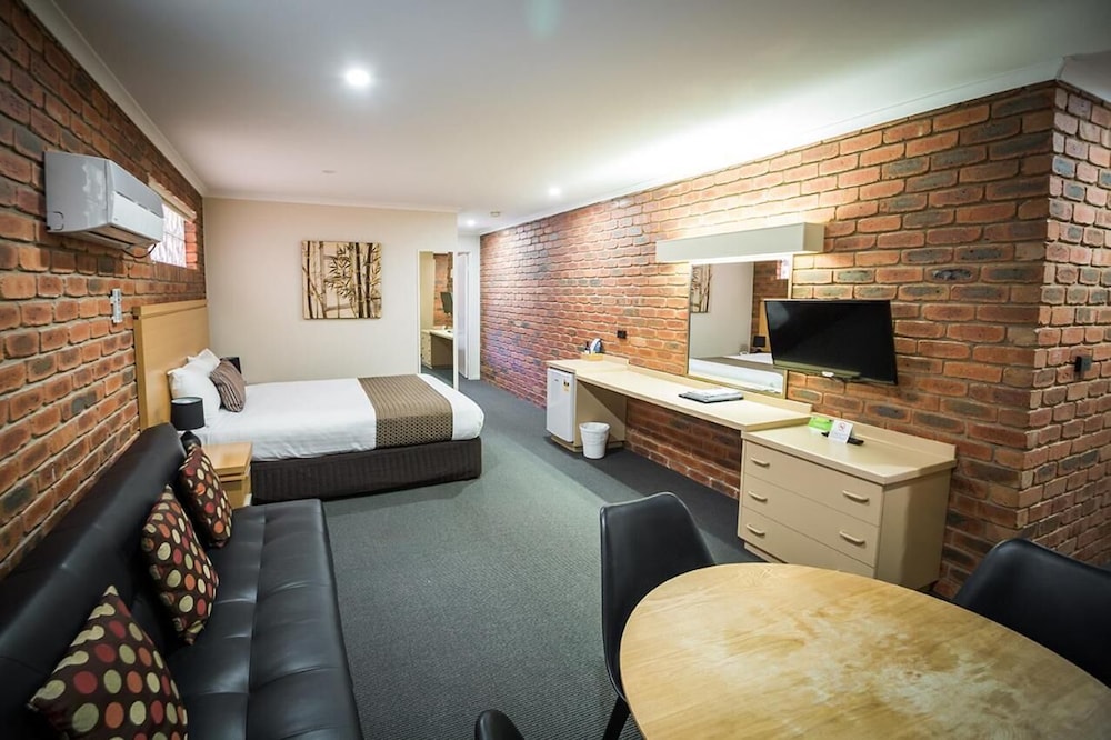 AUSTRALIAN SETTLERS MOTOR INN 21/25