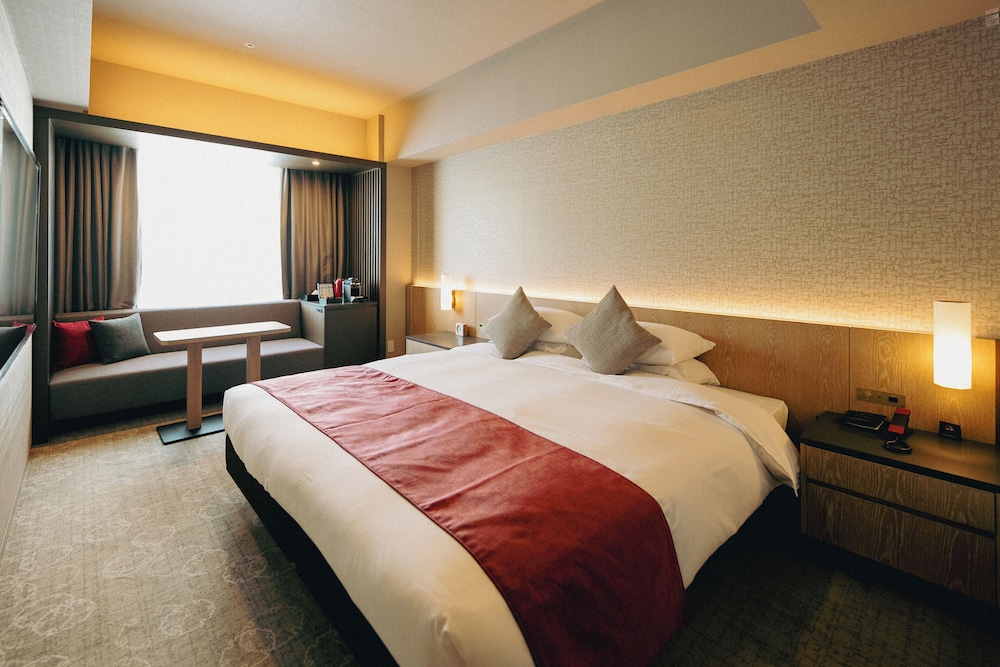 SUPERIOR, KING BED
