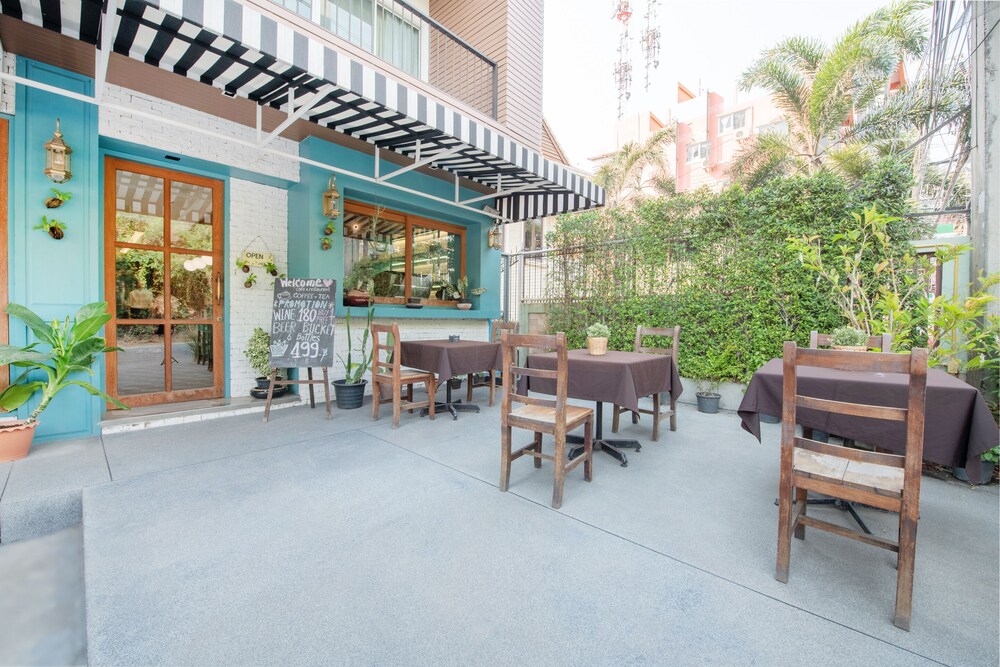 Capital O 631 Blooming Hill Boutique Suites 15/50