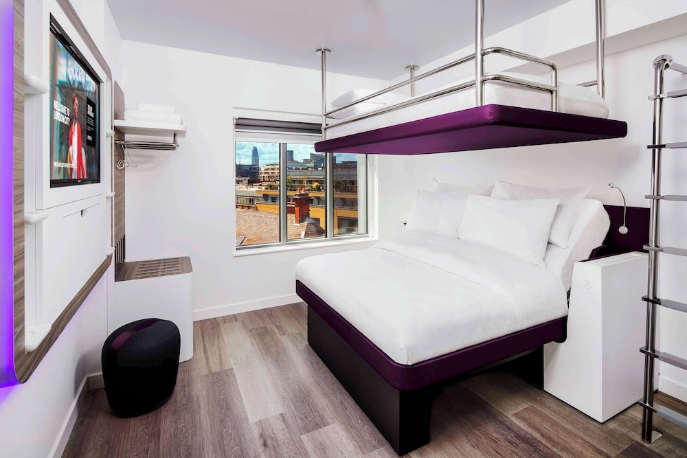 YOTEL London City, Select by Hilton 12/70