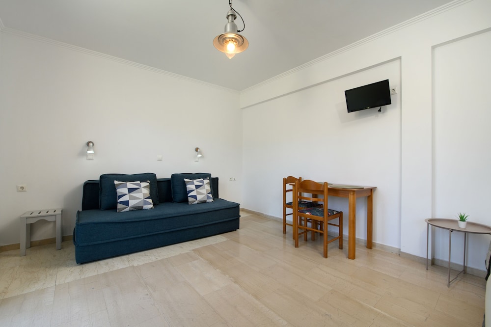 Aquarius Beach Aparthotel 50/69