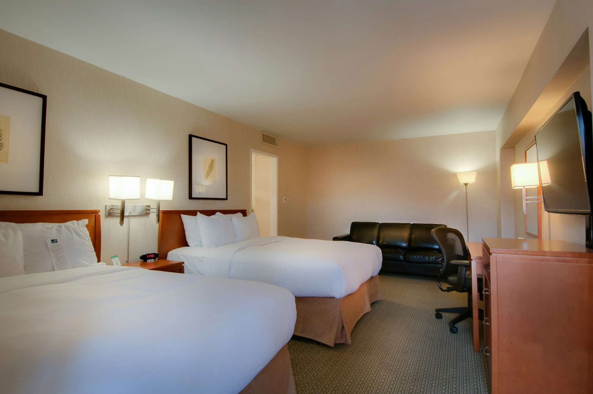 Vagabond Inn Glendale 17/28