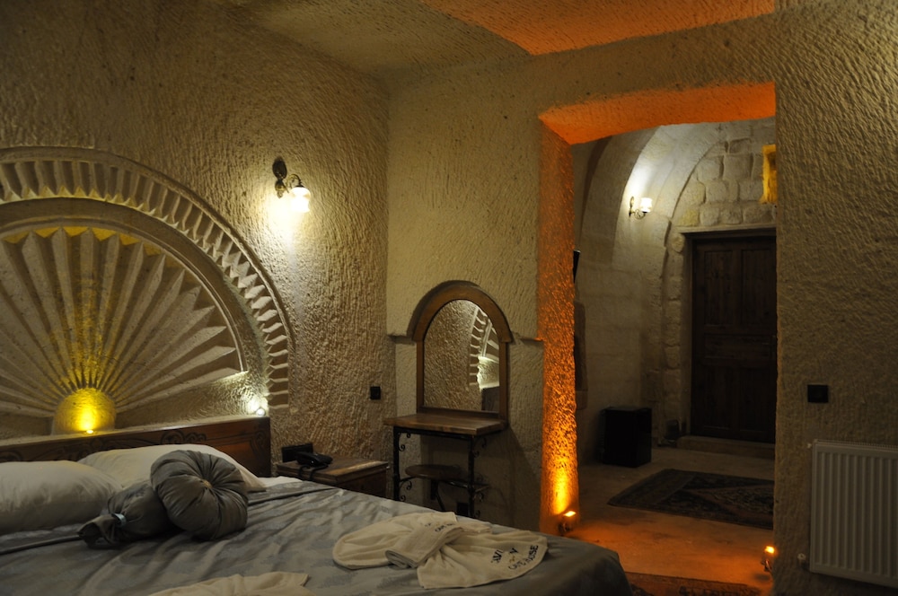 Cavusin Cave House 7/50