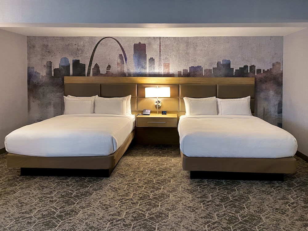 Doubletree By Hilton St Louis Airport Mo 25/59