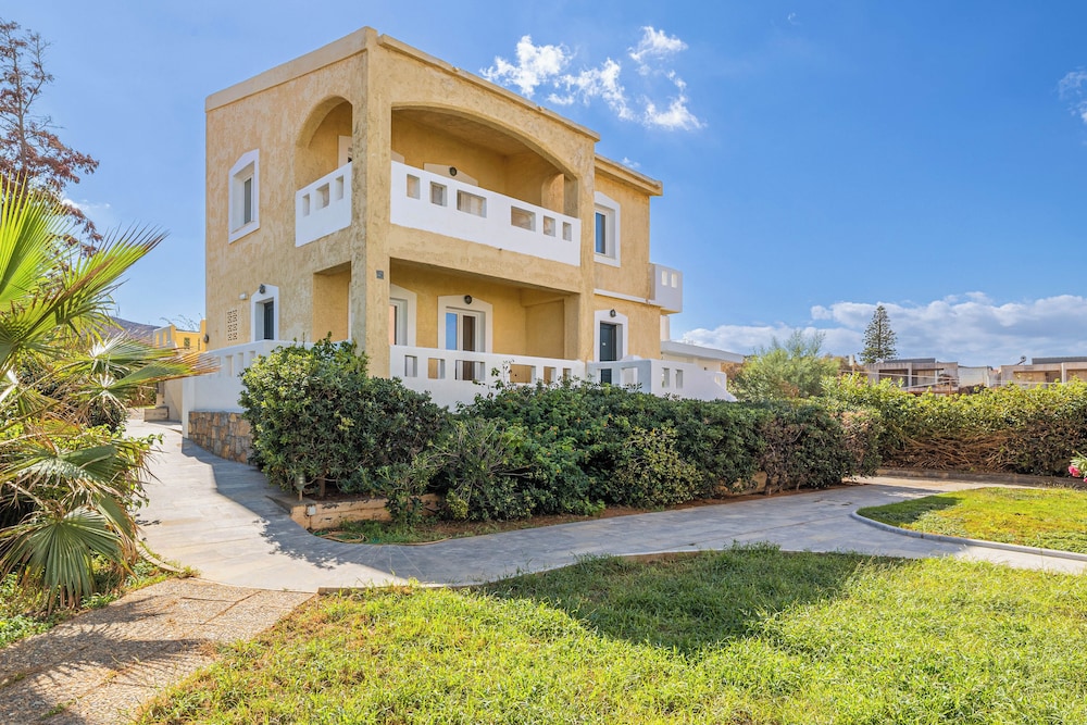 Niros Beach Apartments 53/58