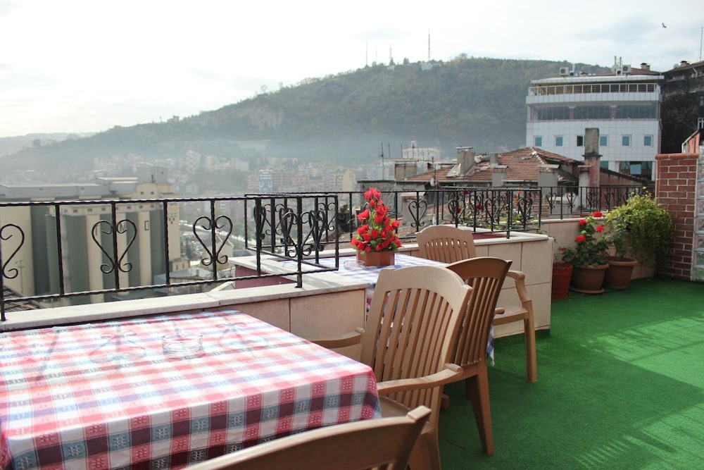 Nazar Hotel 26/40
