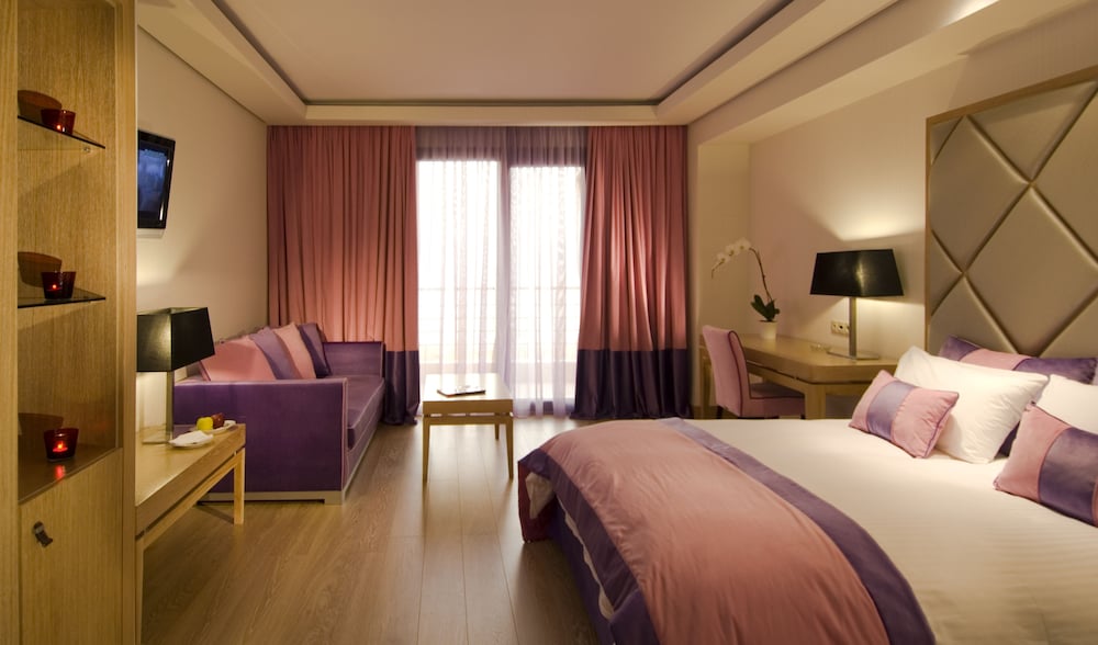 Limneon Resort & Spa 11/73